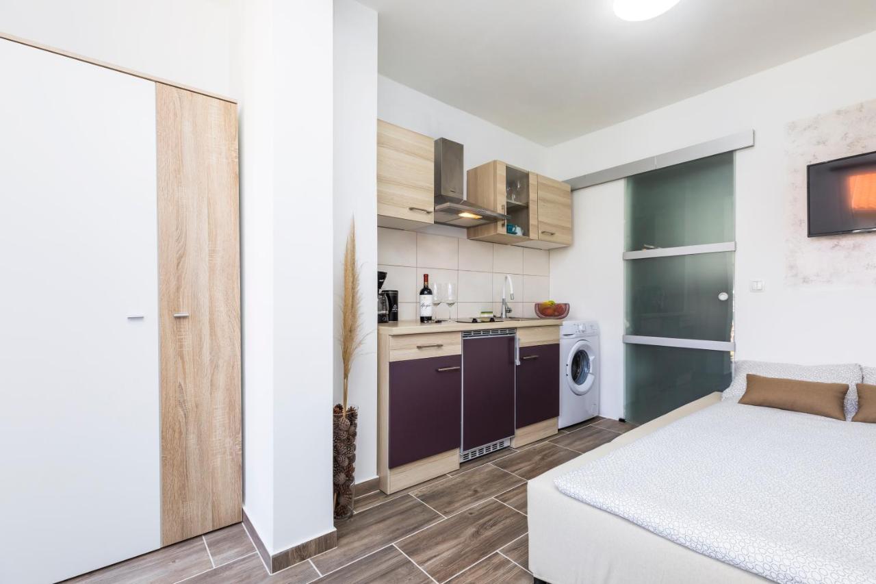Studio Apartment Pinetree - Mali Lošinj Exterior foto